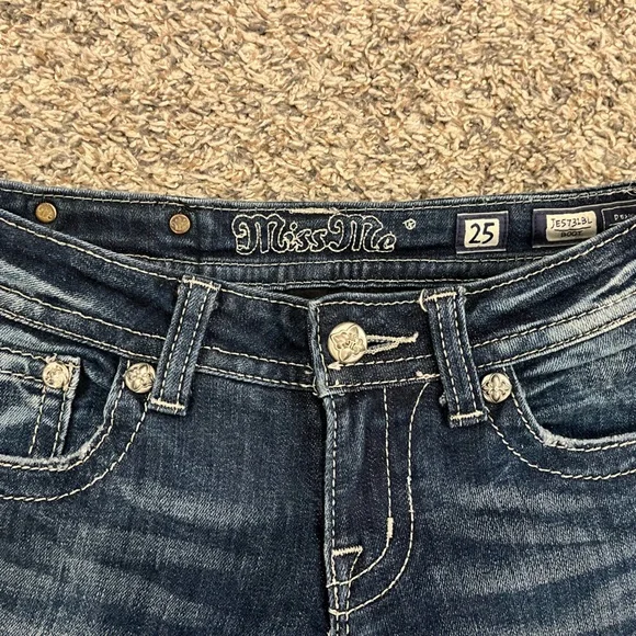 Miss Me boot cut jeans. Size 25 regular - Picture 3 of 4